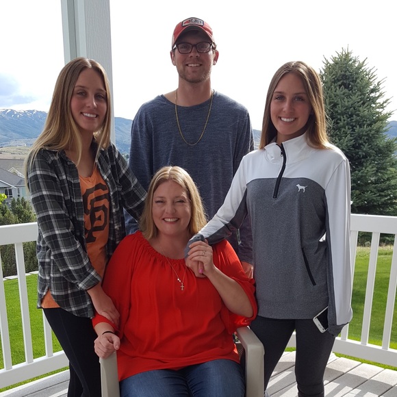 Meet your Posher, Jennifer - Picture 4 of 16